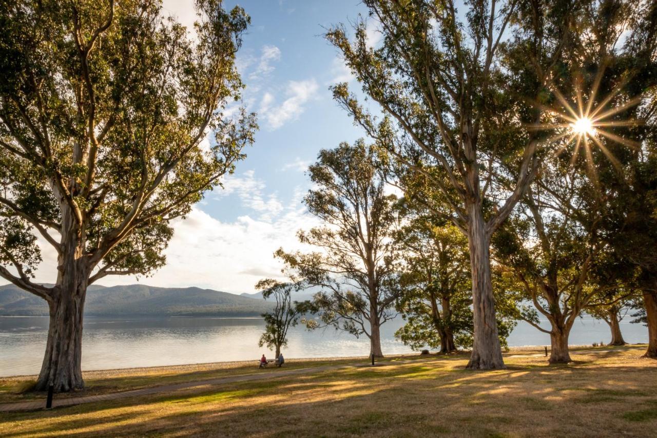 Hop, Skip And Jump To The Lake - Te Anau House エクステリア 写真